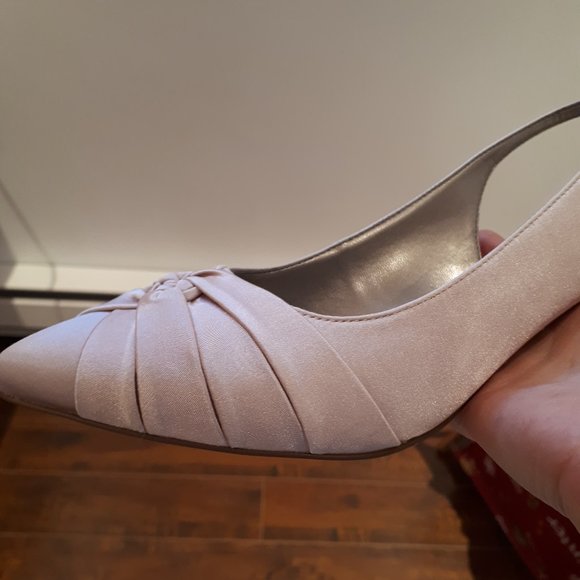 Cream pink Jacques Vert kitten heel - Picture 8 of 10